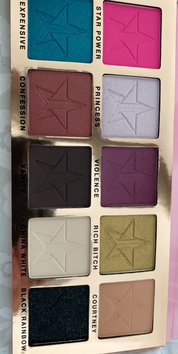 ibekels's tweet photo. At 39 I finally got a #jeffreestar palate thanks to my bf. Im in love. @JeffreeStar you’re the queen and this is life changing! https://t.co/i8EWxsmjL9