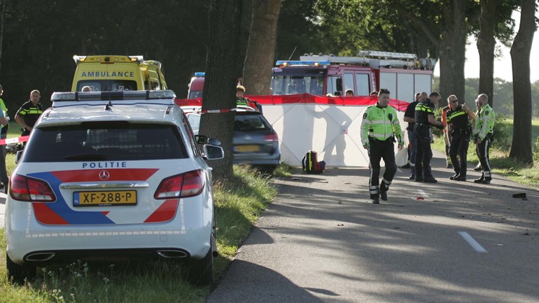 Ernstig motorongeluk bij Hooghalen: Een motorrijder heeft vanavond aan De Streek tussen Hooghalen en Smilde een ernstig ongeluk gehad.