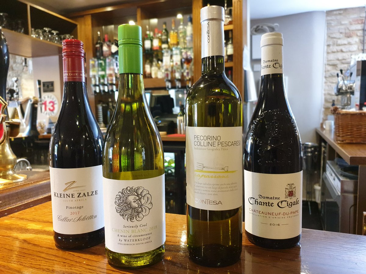 ThePaperMills's tweet photo. Earlier today staff training took place here at the Papermills with our NEW wine menu.🍷 We are getting ready 👍

#wansford #peterborough #Stamford #ampswineoundle #countypub #cambridge #greatwines #gettingready https://t.co/L7xTNts1pL