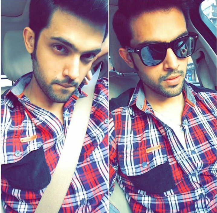 Kahin isne Aag toh nahi lgaa di inn shirts ko :(