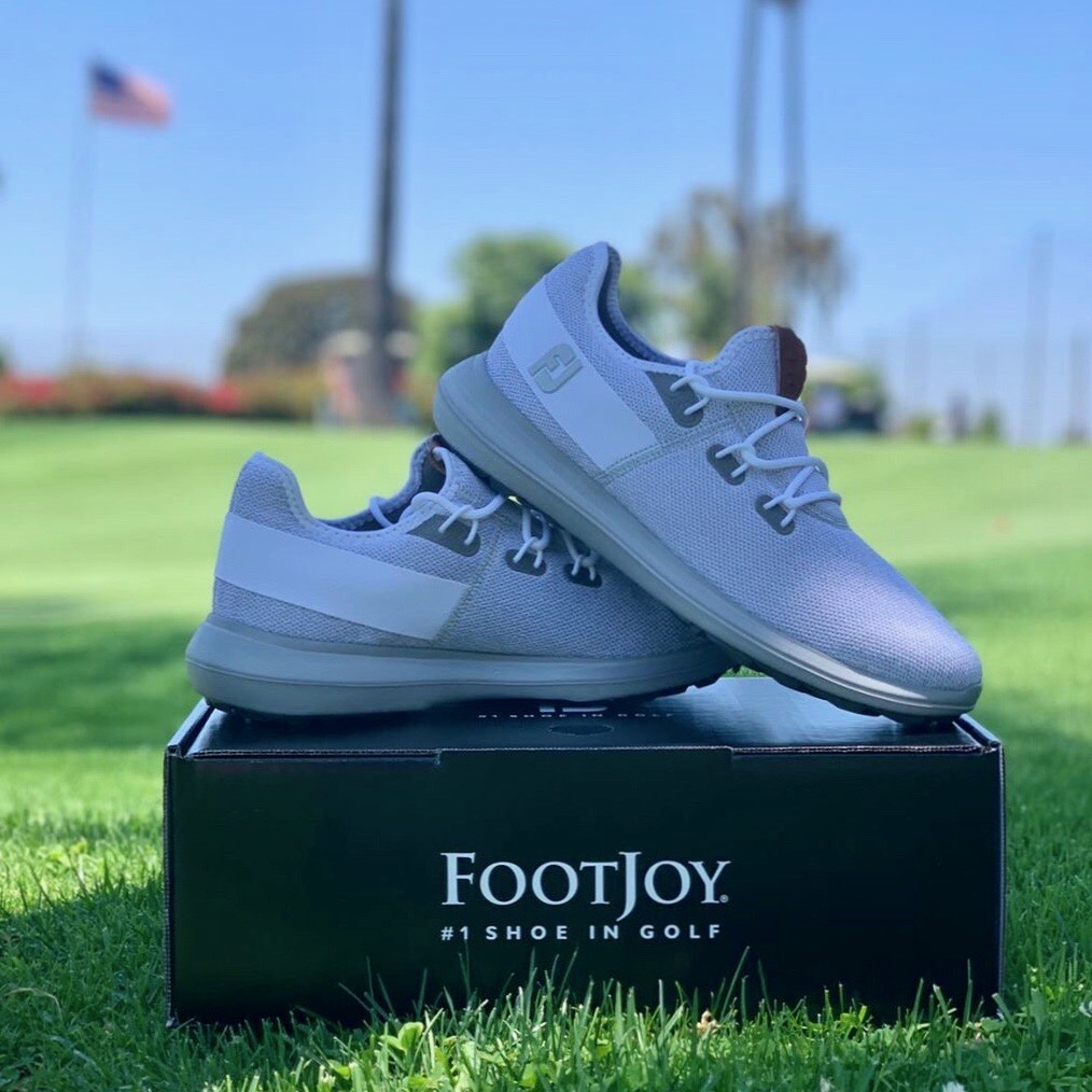 FootJoy's tweet image. Coast to coast.⁣ 🇺🇸 
⁣
The all-new #FJFLEX Coastal is available NOW!⁣

→ bit.ly/FJFLEXCoastalT…
⁣
📸: @tfeltz_golf