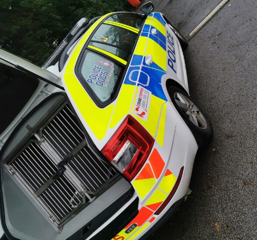 Arrest made concerning reports regarding a male exposing himself across the #Trafford District.
Many thanks to the public that made calls into GMP with sightings of the vehicle.👮👍

#Altrincham #Hale #Timperley