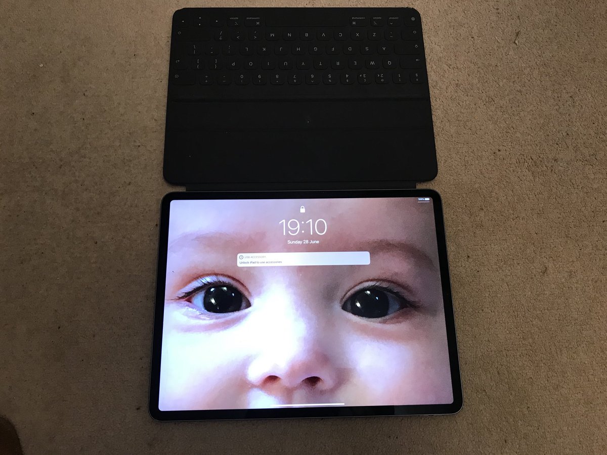 WokingGolfPro's tweet photo. Let’s see if Twitter can work it’s magic and find the owner of this iPad Pro.
FOUND IN THE MIDDLE OF THE ROAD ON JUNCTION OF HEATH HOUSE RD/A322 BAGSHOT RD. NEAR WORPLESDON GOLF CLUB, CLOSE TO WOKING

I only have 1000 followers so please retweet. I’ll hand in to police tomorrow. https://t.co/Wq922kqDHd