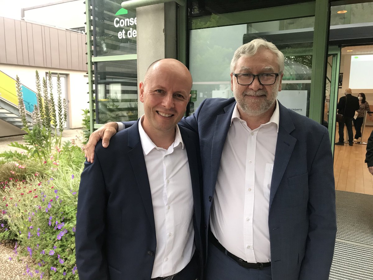 RonanDantec's tweet photo. Félicitations à mon ami @JSGuitton qui remporte #orvault tenue par la droite depuis 37 ans ! Quand elles se rassemblent, l’écologie et la gauche s’imposent dans les urnes ! Place à la #transitionpositive, l’ambition sociale, démocratique et écologique au cœur de l’action! https://t.co/41yvFv5em0