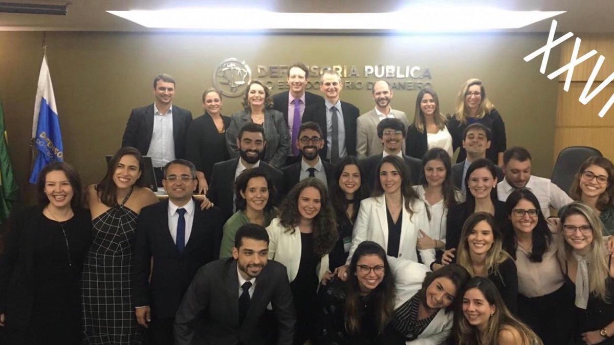 luizagaiger's tweet photo. Há um ano éramos aprovamos na DPERJ...um ano do fim e do (re)começo...e eu não consigo lembrar sem chorar... que honra estar com eles! https://t.co/EVaa5XR3Rc