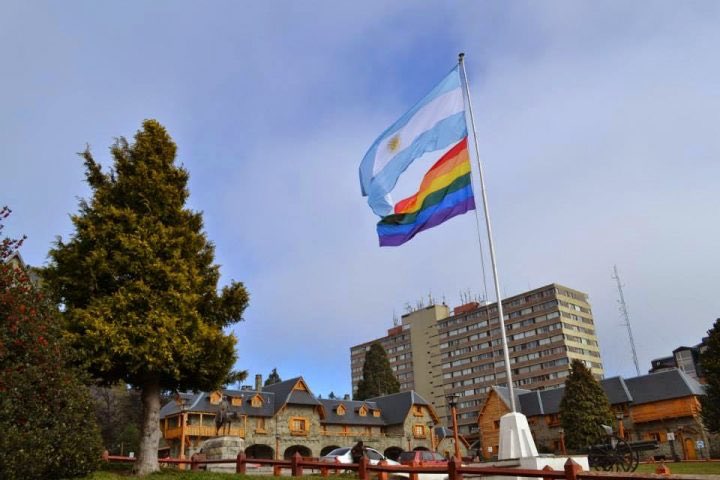 GastnFernndez1's tweet image. Aca les dejo esta foto para que algunos pelotudos se enojen un poquito más
 ❤️🧡💛💚💙💜