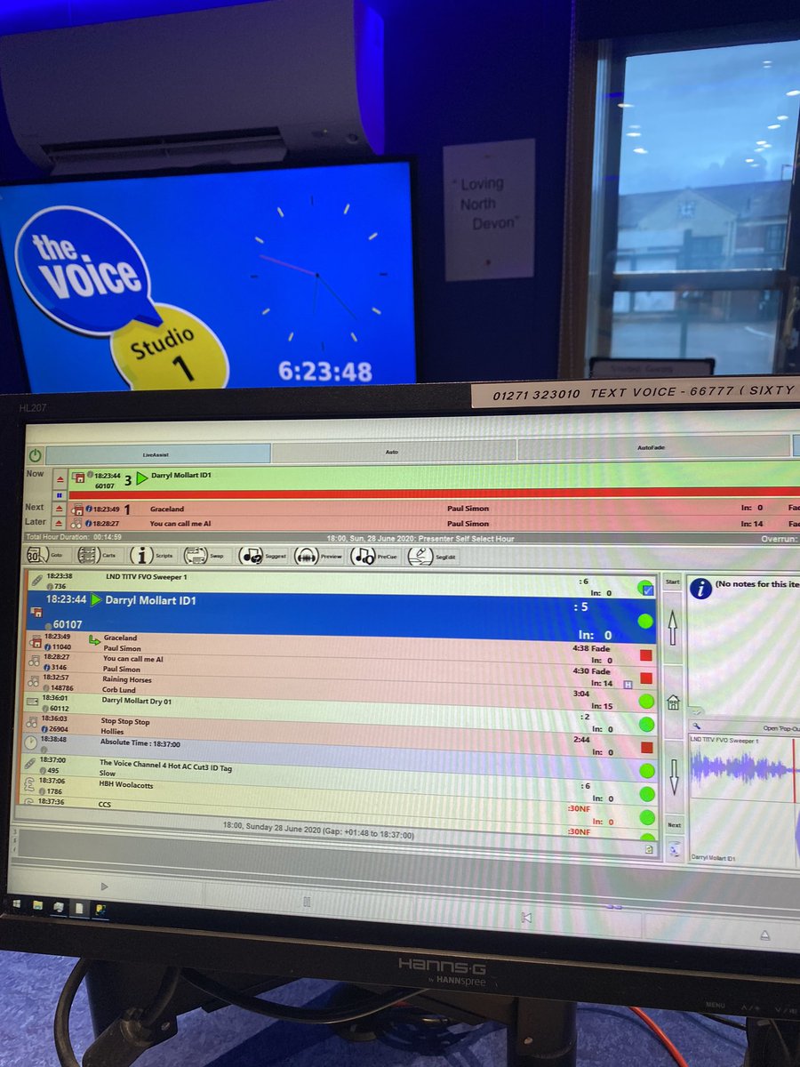 mollart4's tweet image. Oops bit late tweeting. We’re on @TheVoiceNDevon with #TheAlbumClub. Paul Simon - Graceland is the featured album. Also talking about the 70’s Top 10 album written in #NorthDevon which kept the neighbours up!!! #localradio #Devon