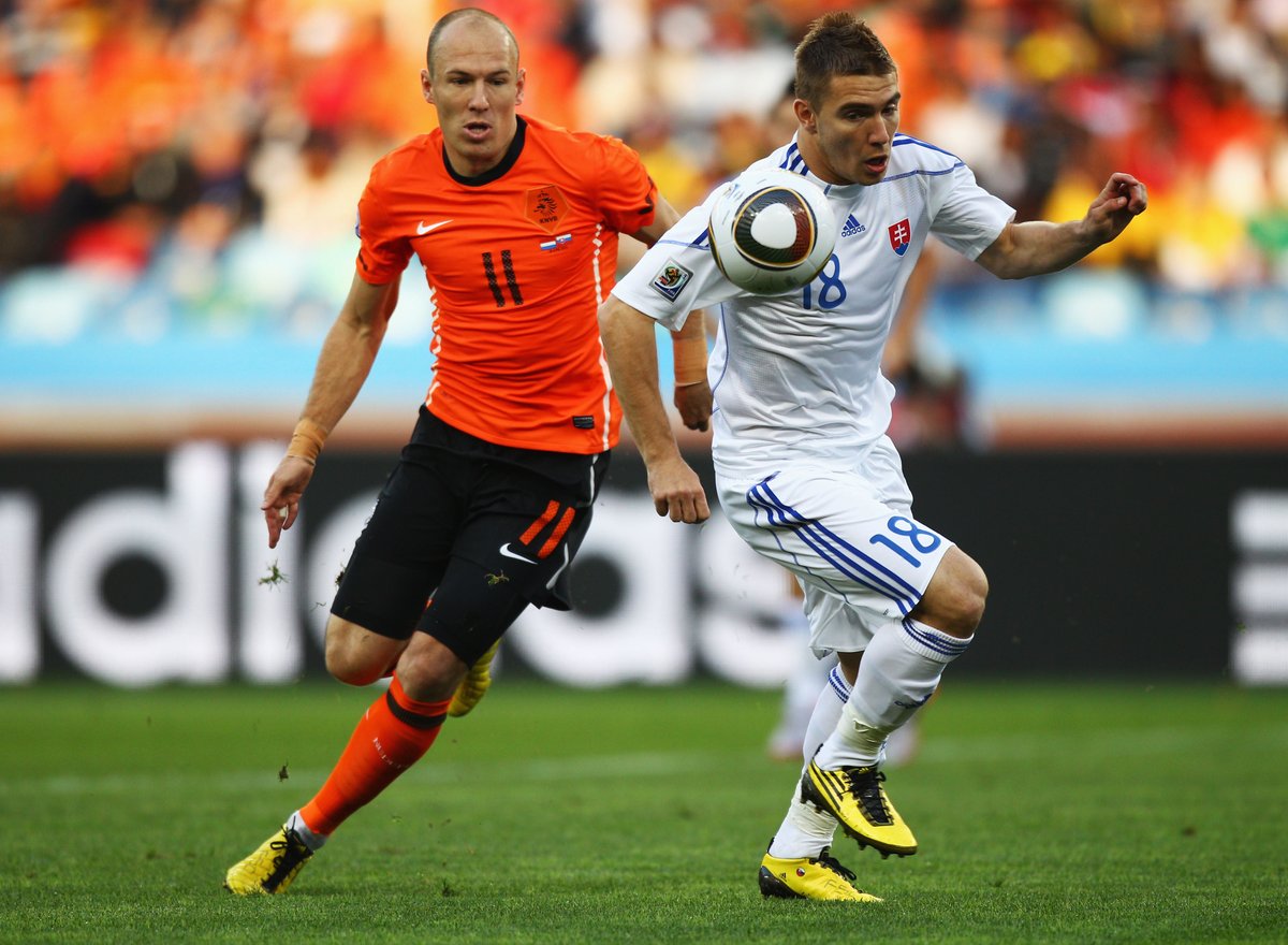 fifaworldcup_fr's tweet photo. ⏮#OnThisDay il y a🔟ans...

Jour de 1/8 de finale🙌

🇳🇱 Pays-Bas 2-1 Slovaquie 🇸🇰
🇧🇷 Brésil 3-0 Chili 🇨🇱

#WorldCup | #CM2010 | #AfriqueDuSud2010 https://t.co/aYm1LPnKGH