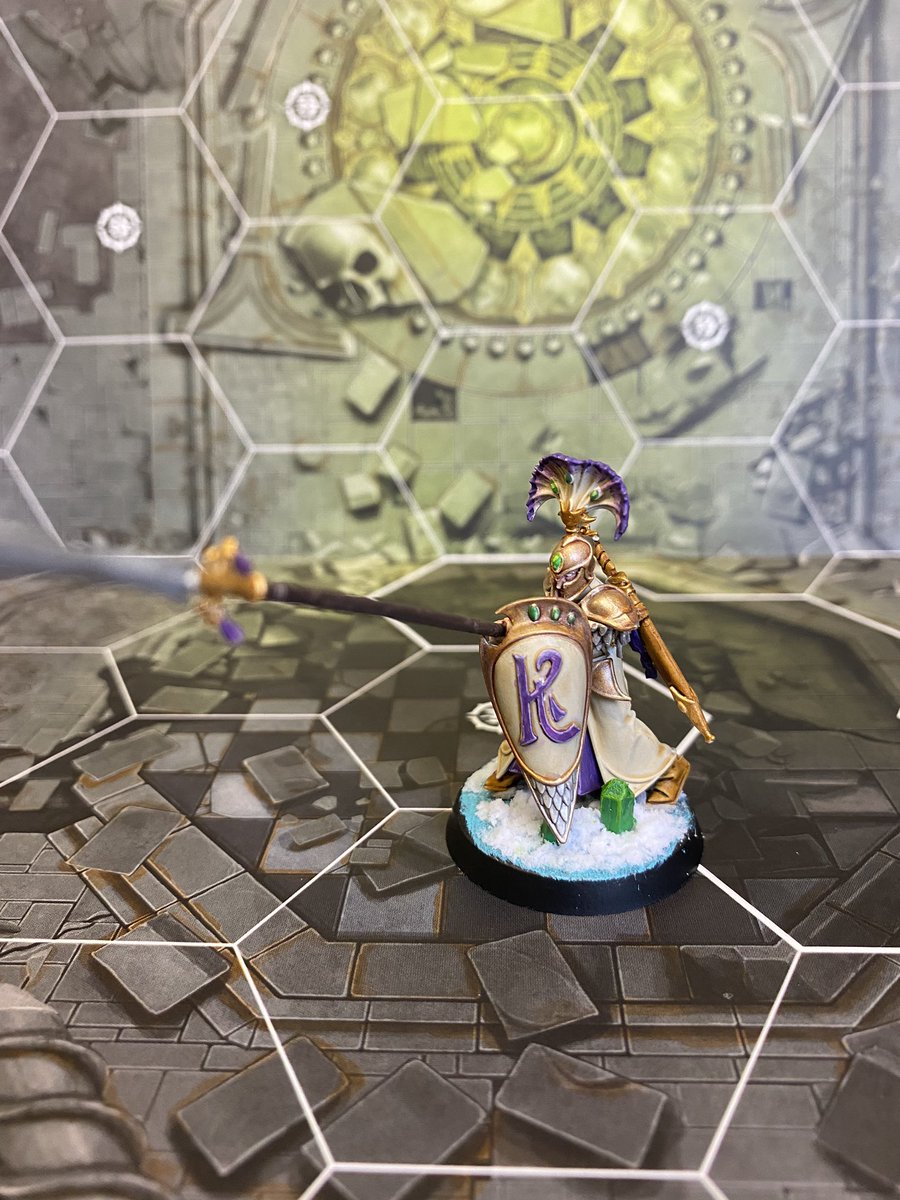 martinswaffield's tweet photo. Last of my #lumineth spam today, really enjoyed painting this up today. It’s a temporary base but gives the idea #AoS #Ageofsigmar #Warhammer #Gamesworkshop #Warmongers #tabletop #paintingwarhammer
#isolationarmy #luminethrealmlords #vanari #wip https://t.co/jwa2MODa2J