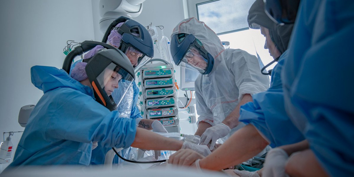 Det är i praktiken omöjligt att genomföra läkemedelsstudier i Sverige med kritiskt sjuka patienter som inte själva kan ge samtycke. En gammal feltolkning av ett EU-direktiv behöver nu rättas till, skriver tre överläkare och forskare svd.se/feltolkning-st…