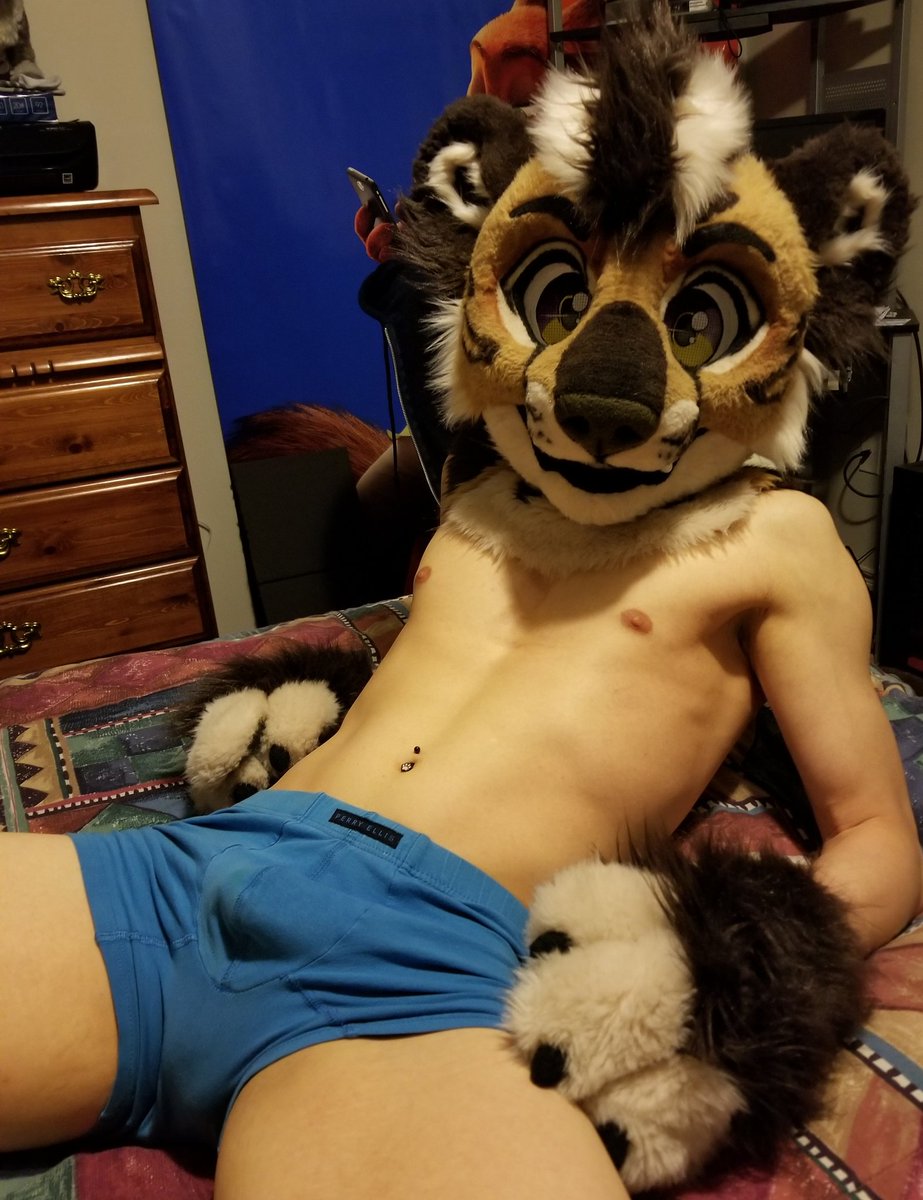 Chee's Cake tweet media