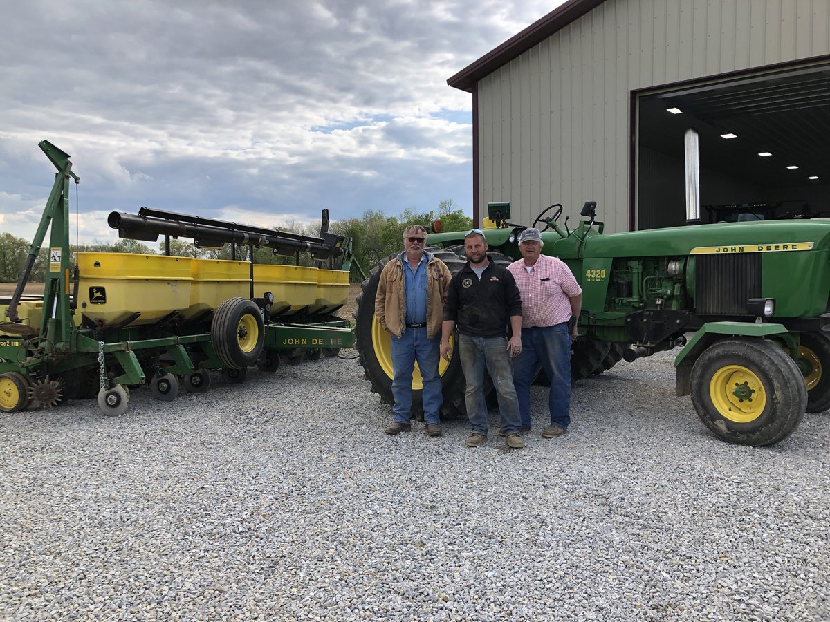 Holtkamp_Adam's tweet photo. Turn 34 today. 5 y ago I had dreams, never thought I would get there. Today!Today I see my dreams happening in front of my eyes. Married to the most wonderful woman I’ve ever known,have the most beautiful daughter I could ever imagine,farming with my dad&amp;help from the best uncle https://t.co/huY1XpBFVq