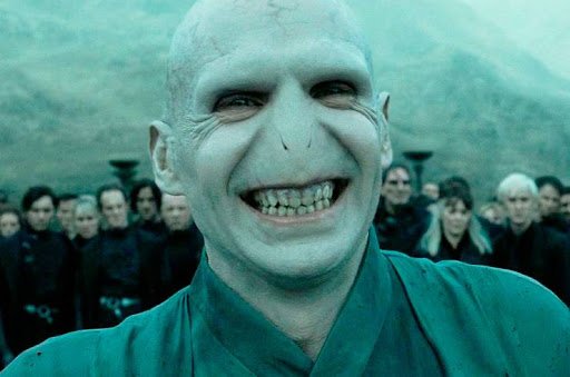 _wizardpotter's tweet photo. 😈 El Señor Tenebroso 😈

#HarryPotter #LordVoldemort #Voldemort https://t.co/zhGuiJ9D4K
