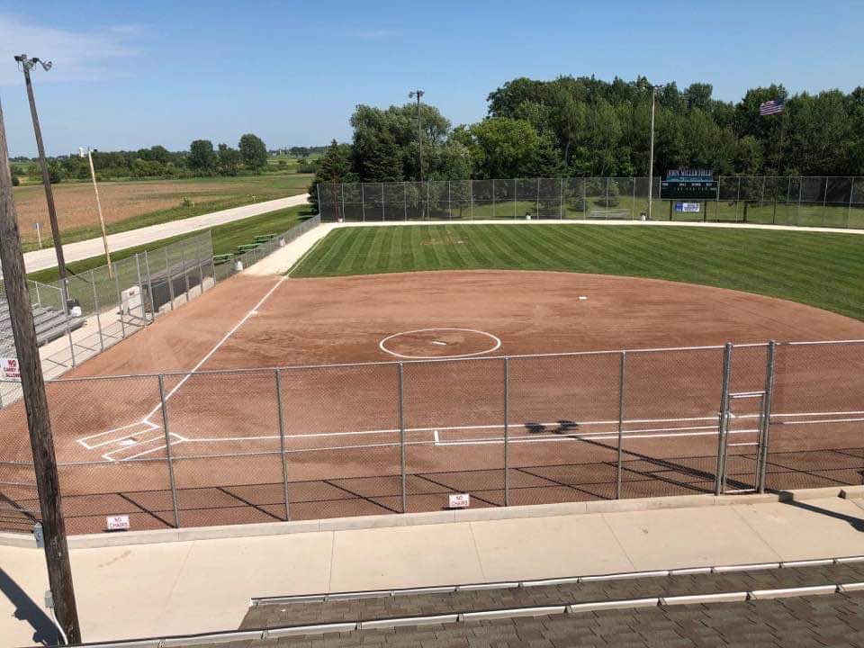 john_fitzyboyz's tweet photo. @ExpressBallDBQ @tyler_cooksley @jmunoz_93 We’re coming to watch you guys next weekend. This is Circle Taps home field thru out the season. They’re a top 5 team in the world of Fastpitch softball. Not a bad ballpark. https://t.co/XhGv1n7p36