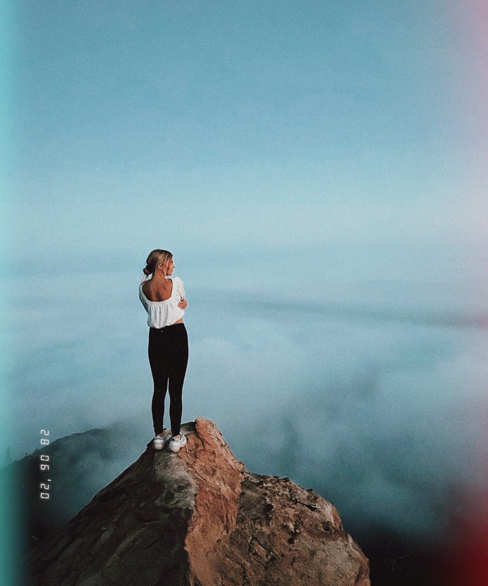 dolanmendxs's tweet photo. the way this pic hits different ♡︎ @AnnaSeavey https://t.co/s2OjA9067P