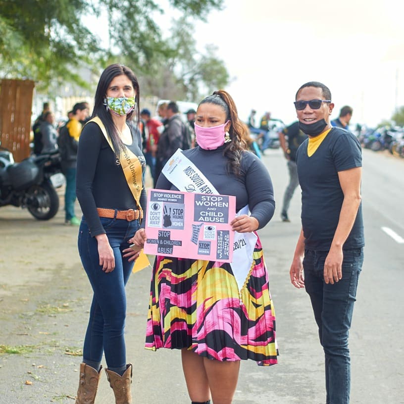 udleted's tweet image. Mrs Universe South Africa Finalist Bennedette Landman, Ayesha Ryneveld, Rodney Gelant: Oudtshoorn Top Model Academy Woman &amp;amp; Child Awareness #MrsUniverseSouthAfrica
#MissSA2020 #MissPhatSA @Official_MissSA @MrsuniverseSA @morninglive @BennedetteLand1