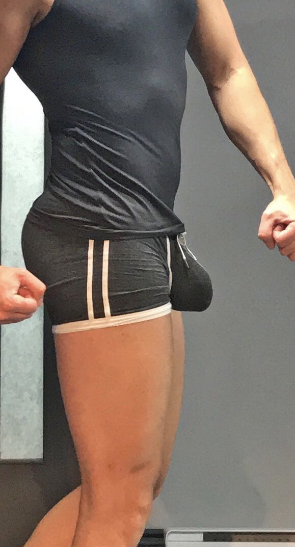 EboHK8-WsAg6Wha?format=jpg&name=medium