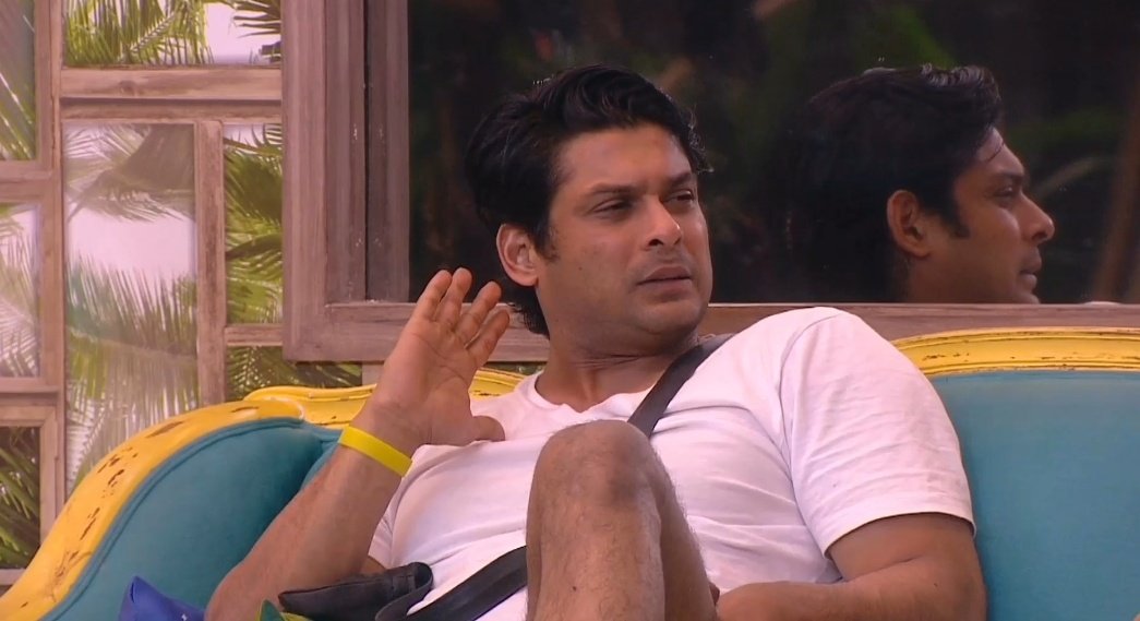 Or main affect nhi hona chahta khaskhar tumse and she said Sahi hai and nahi tu sahi h apni jagah cz mein krti apni hi hu or zidd itni thi toh maa baap se durr hogyi thi krni maine apni hi hai and he said wo mrzi h and she just said ye problem h meriHmm