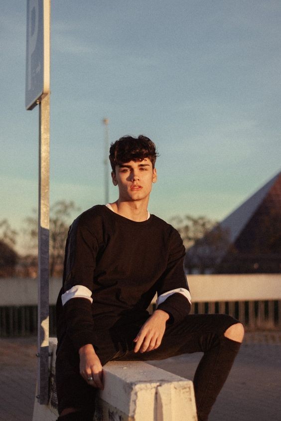 104. Noam Álvaro / The Fever King  @sosaidvictoria