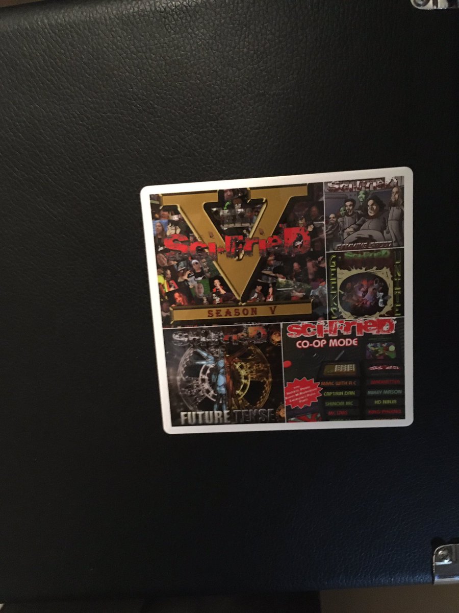 Found one of my sci-fried stickers and put it on my record player. Looks good 🤘