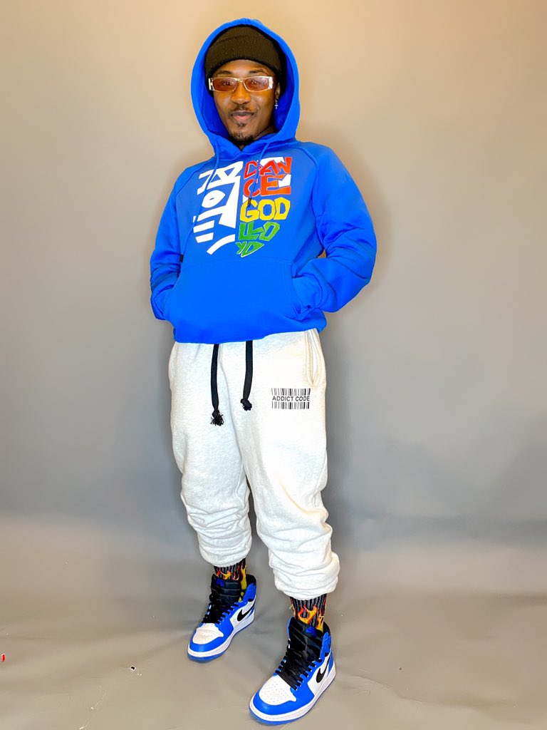 I barely had clothes to wear back in the day. Got my own clothing line now. ⭐️❤️🙏🏼 Retweet to support me God will bless you. ❤️