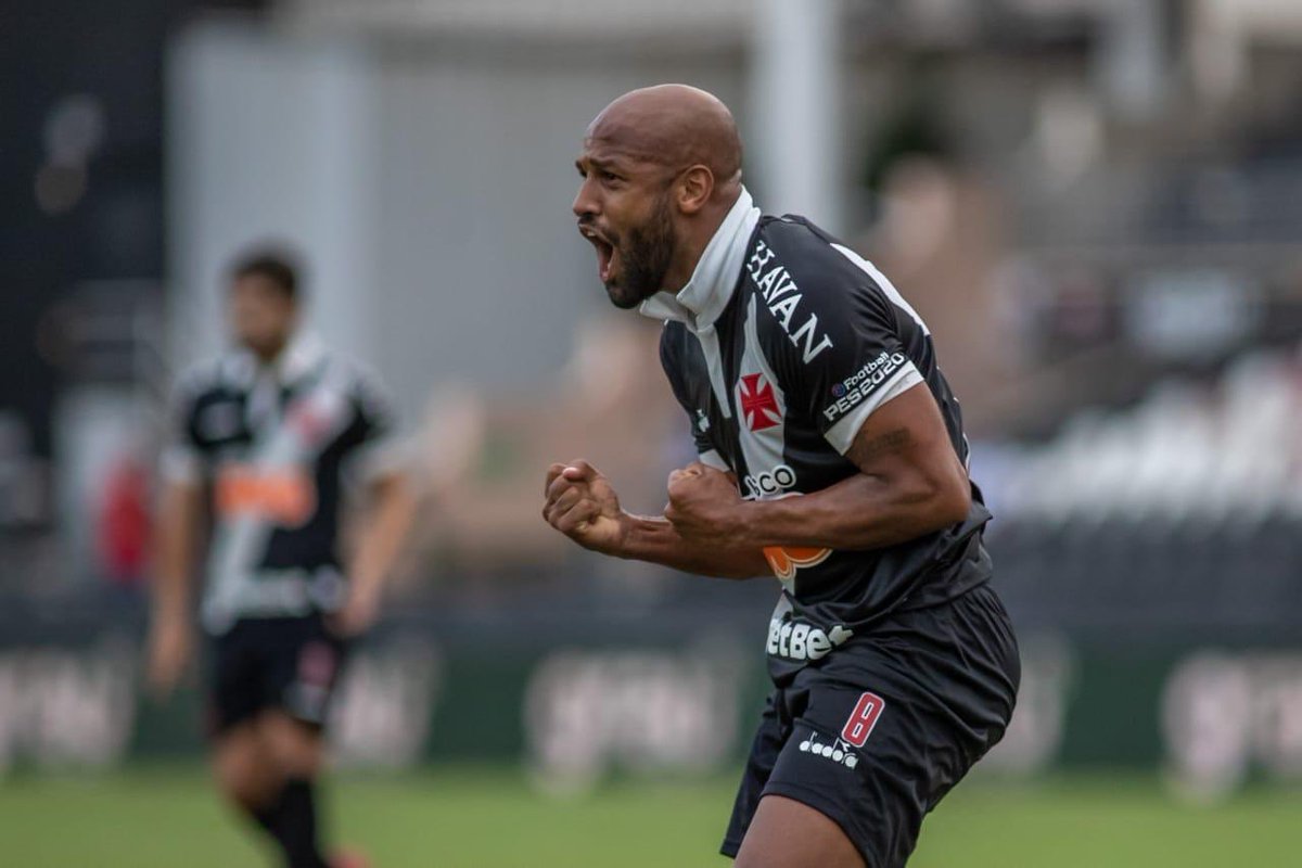 FellipeBastos06's tweet photo. Parabéns a todos pela vitória! Seguimos lutando e buscando melhorar cada vez mais. VASCO! 💢✊🏾 https://t.co/n84mAy1dkN