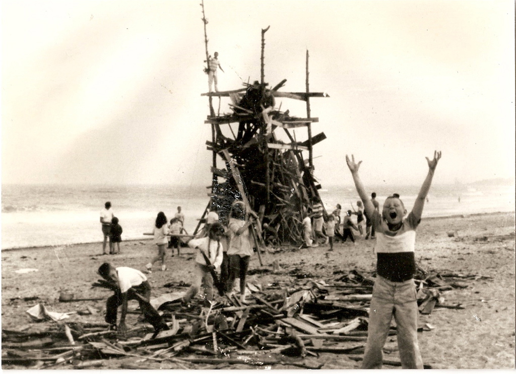 No 4th bonfires likely at the beach this year. If you have a wayback machine, join me and the kids in 1960, the Pagoda cottages, Jenness Beach, Rye, NH. 'Lord of the Flies' or what?