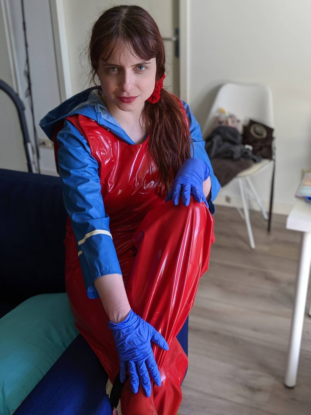 2 pic. RETWEET to get 1 vid of my choice FREE! 🥰 My #OnlyFans https://t.co/maac4ZRaf3 is 20% off for the next 10 subs, and I'm discounting my #Clips4Sale vids to subscribers! Come join the #shiny #rainwear #wellies #boots #gloves & #bondage goodness! 💖 #onlyfansgirls #onlyfanspromo https://t.co/yhQjWIUFka