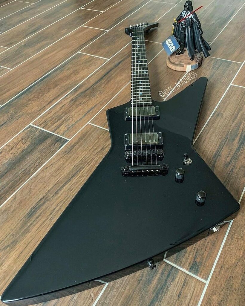 guitarofthrones's tweet photo. “You are so…beautiful.” - Anakin Skywalker
📸: @riff_madness .
.
.
#guitarofthrones
#espguitars #espcustomshop #espexplorer #espjameshetfield #emg #emgpickups #emghetset #guitars #metallicacover #guitarsofinstagram #guitarlife #guitar #guitarphotograp… https://t.co/iYsVysO1gL https://t.co/Cga8dnr4fu