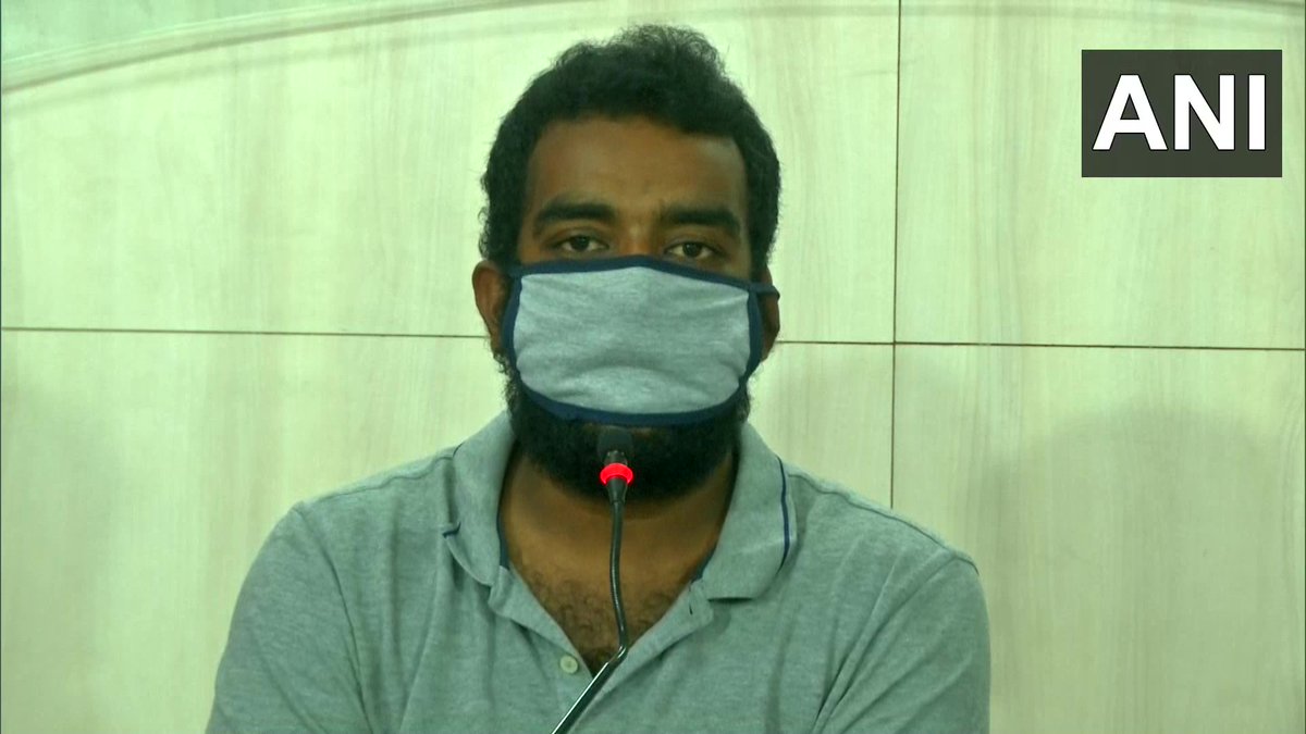 Tamil Nadu: Karthi Velayutham (pic 4), a Coimbatore based robotics engineer claims he has developed 'COVID-19 Smart Swab Robot’ that can collect samples for #COVID19 test. Says, 'It can be operated through a smartphone with help of an app. It's a prototype, developed at Rs 2000.'