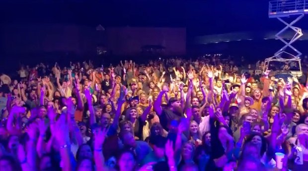 stereogum's tweet image. Tennessee concert attracted packed crowd with no masks or social distancing bit.ly/3eU41l3