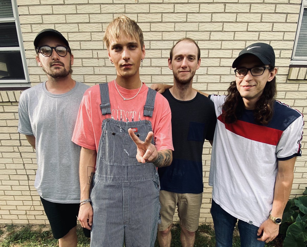 HOLD CLOSE tweet media