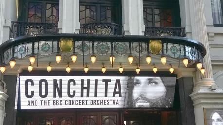 ConchitasWG's tweet photo. @LondonPalladium An unforgettable concert 💎@ConchitaWurst & #BBCCO in the sold out #LondonPalladium on 25 Feb 2018
Dream big and let the dream come true #ConchitaWurst #London #Palladium🎬#2 https://t.co/cMv1mVGUVO