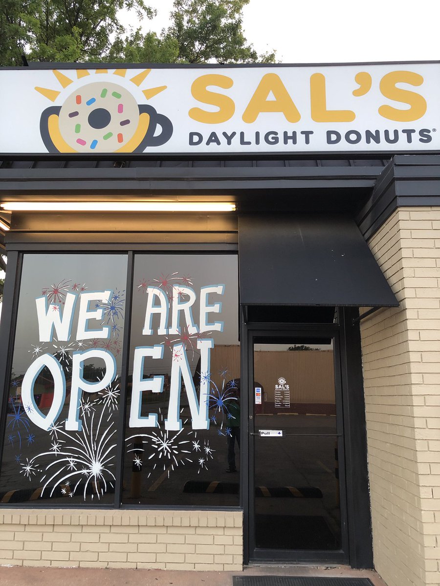 SalsDaylight's tweet photo. FREE ROUND DONUT! (Limit 1 per person. No purchase necessary. 06-29-2020-07-01-2020.)

Only location: 812 SE Frank Phillips Blvd.!

#AlwaysBetterAtSals
#TagShareLikeComment ✅
#SupportLocalBusiness
#CityOfBartlesvilleOK https://t.co/iWwTdlwsS8