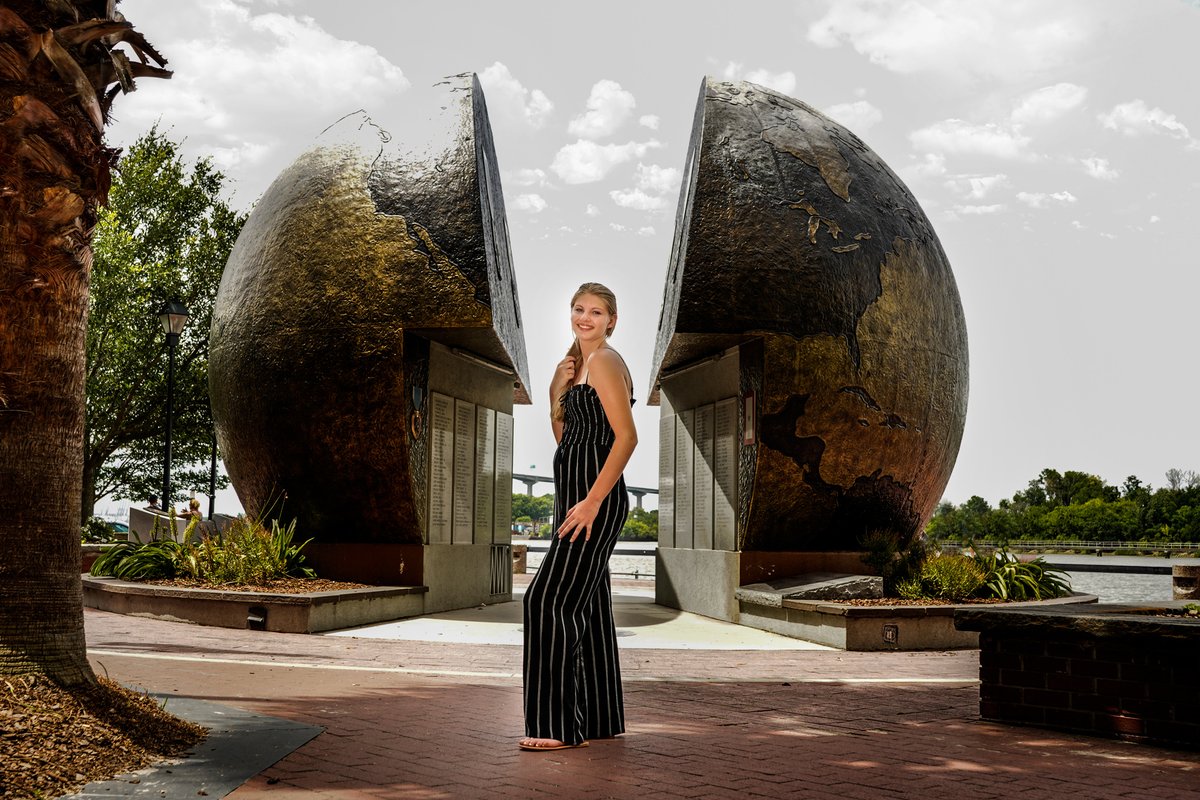 srpworldhdq's tweet photo. We can't let #SeniorSunday go by without one more post!
#Classof2021 - the world is yours!
Piper, and all of our #SeniorReps, have an app to show you to save $200 on #SeniorPictures ❤️
Call/text 330.795.0334 or message our social media!
#SRP
#SRPseniors
#SeniorSzn https://t.co/WvruqlWgua