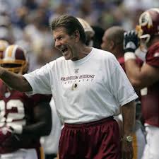 Ourlads_Shonka's tweet photo. Lost an #NFL legend & my friend #JoeBugel today. I knew Joe for 48 yrs.While an asst at #OHST Joe was featured at a Coach of the Year clinic. He spotted me & said he had a huge job for me. "Shonk, I want you to use your finger 2 keep a loop on the top sprocket during my talk ๐คฃ https://t.co/IYBgWPNFba