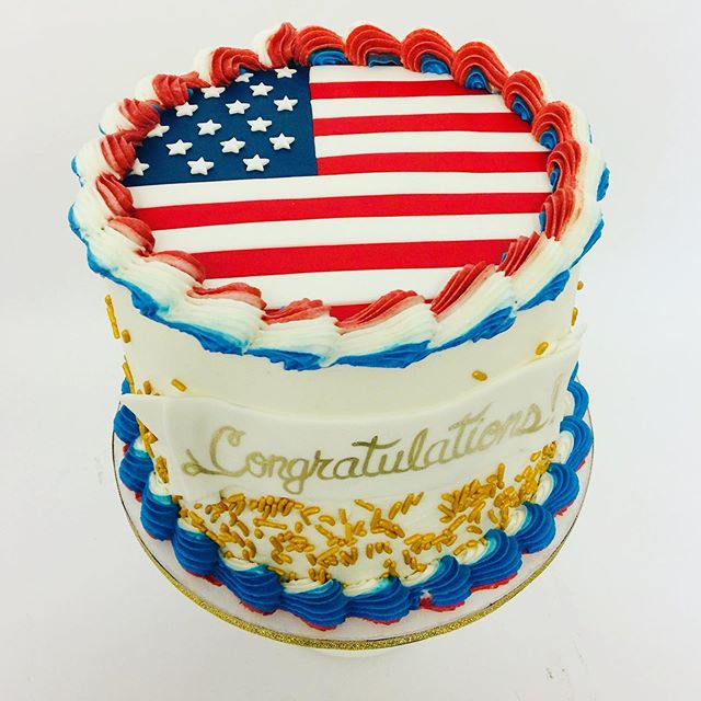 Preorder your #july4th #cakes and #cupcakes for next weekend! #julyfourthcake #instacake #cakestagram #burbankbakery #losangelesbakery #halfbakedco instagram.com/p/CB_yizcHxUI/