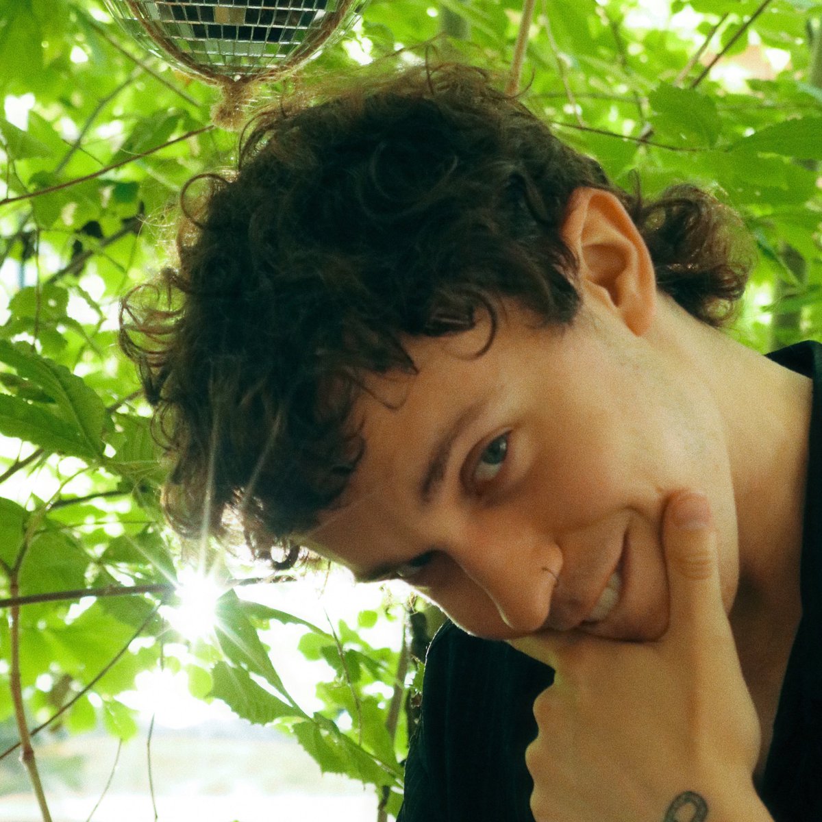 I have a mullet now and I’ve never felt so strong and powerful 💪 just bench pressed 1000 pounds like it was nothing...feeling good

(photos by @ timedoesnotexisthere on IG)