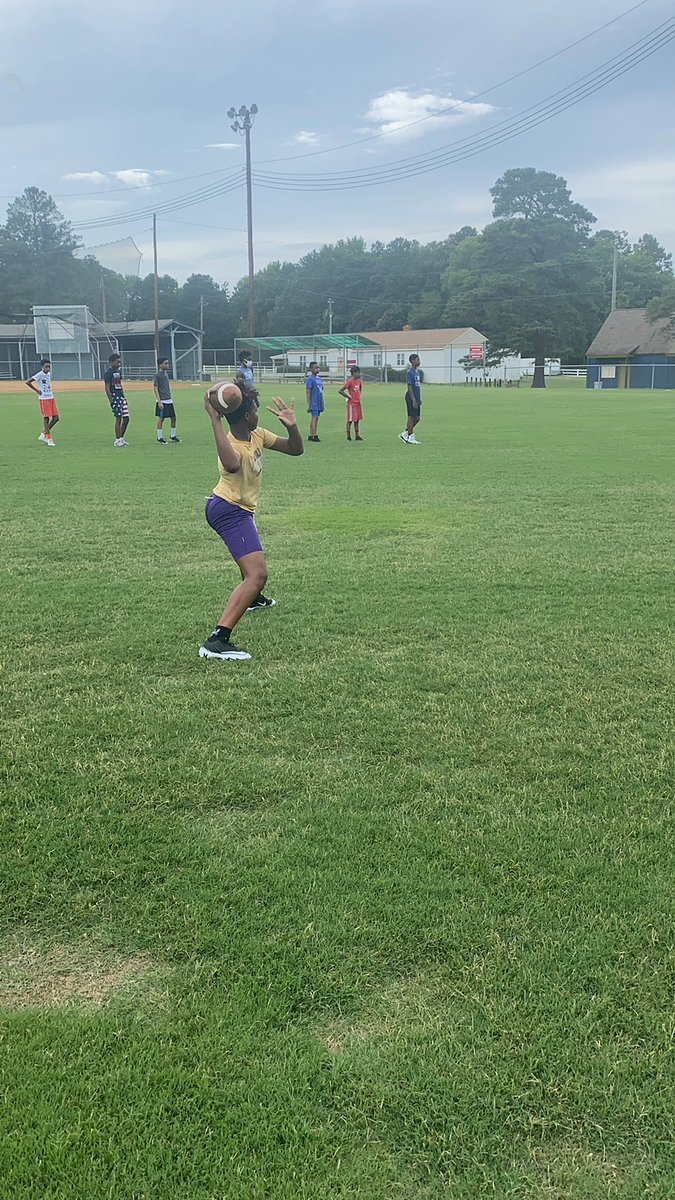 VAABlueDevils's tweet photo. Our season doesnβt start in August, VAA BEEN ON!!! Online registration is wide open... Join us and be apart of the best organization in Metro, maybe even the WORLD!!! π¬ππππ #VAA #Varina #FallFootball #FallCheer #JoinUs #GoBlue #dopeanddifferentorganization https://t.co/DmqBlHV7GT