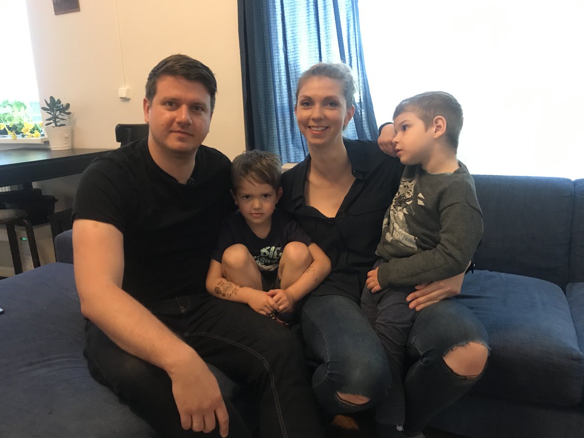 "Nē, mēs tajā komplektā ar diagnozi un faktu, ka bērnam jākārto invaliditāte, mēs nesaņēmām neko – kur iet, kur meklēt atbalstu." Bendiku ģimenes stāsts, audzinot bērnu ar smagu invaliditāti. #MūžīgieBērni <a href="/ltvzinas/">LTV Ziņu dienests</a> <a href="/rebaltica/">Re:Baltica</a> 
lsm.lv/raksts/zinas/l…