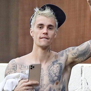 vress_bieber's tweet photo. all the time they are having fun since that time before marriage that how many years past @justinbieber 
@haileybieber https://t.co/jpPTaBvuzG