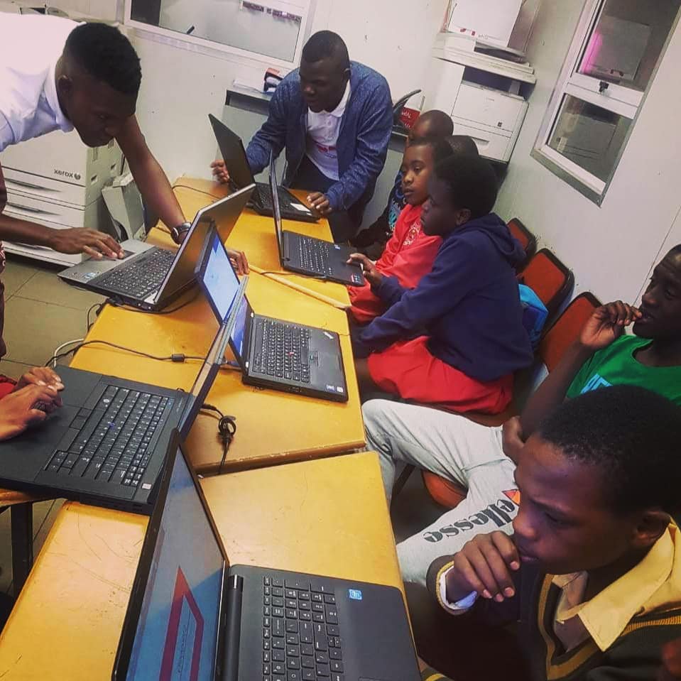 tech_ghetto's tweet photo. If you want to secure your employment space for your future, Then start learning how to code...๐จ๐พโ๐ป๐จ๐ฝโ๐ป๐จ๐พโ๐ป
#GHcode #CodeKasi https://t.co/nX9IijQutz