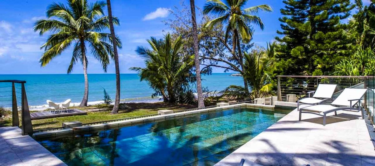 LH_PtyLtd's tweet photo. Looking for the luxury #beachfrontaccommodation π in #OakBeach, π #Queensland? Book the best-rated Oak Beach #holidayrentals only through the #LuxuryHolidays website. We have 3-4 #bedroom #luxury #beachhouses that have the best modern #amenities.
https://t.co/yiANAQ4Lhr https://t.co/Cvf5Z0Ld88