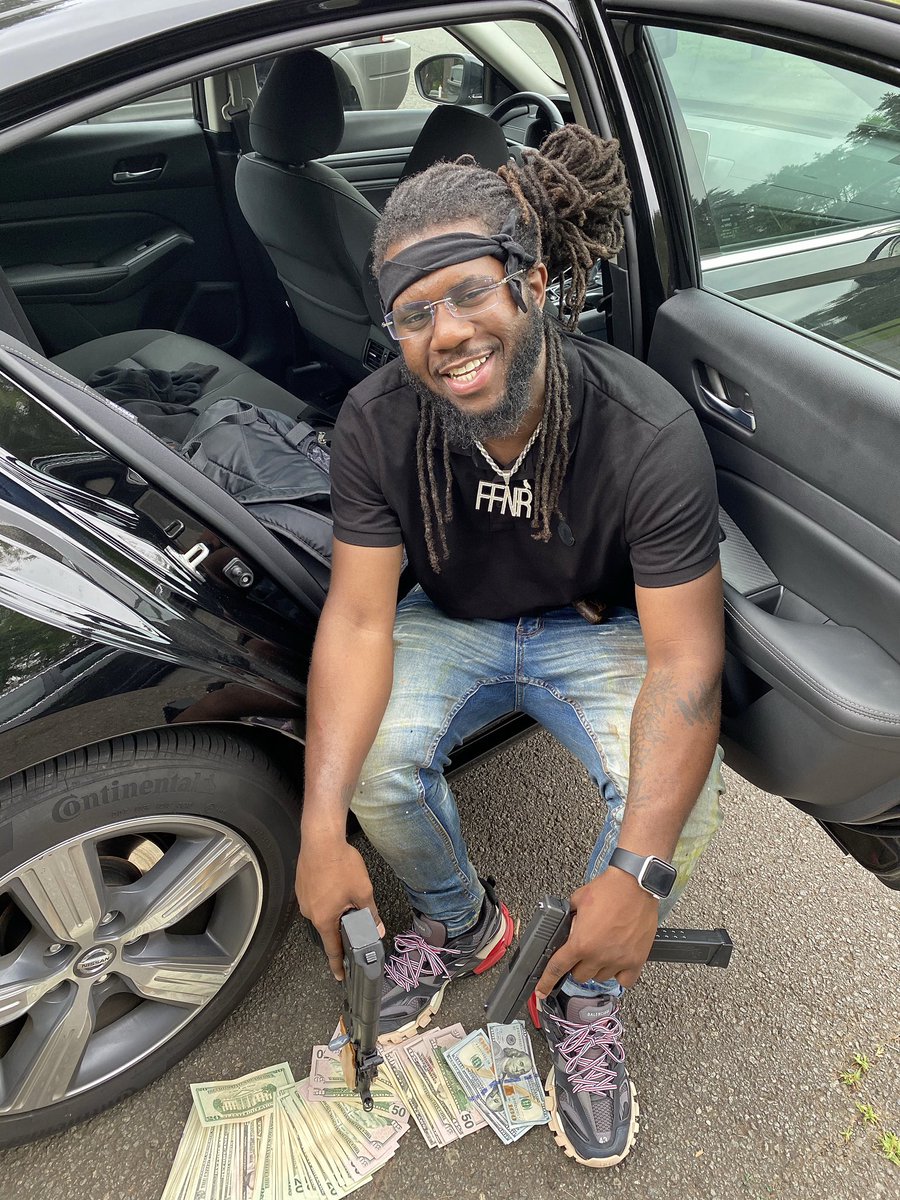 Ayee_TrevyTrev's tweet photo. Life’s gooood 🤾🏿‍♂️ https://t.co/a1ZQjAYDLh