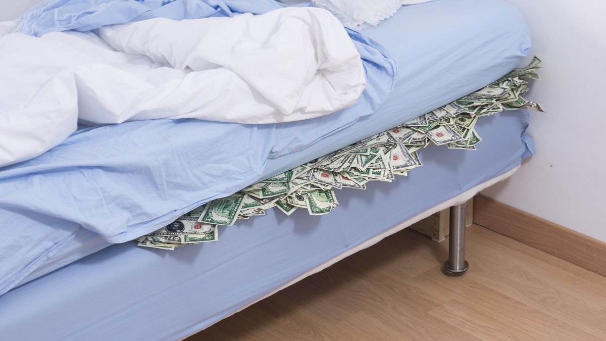 PierreLabMN's tweet image. How to Hide Your Cash When You're Traveling - I have often heard #OfPeople saying that they were pickpocketed when traveling or that #TheyBelieve a #hotel worker #StoleMoney from their belongings. Read more... 👷‍♀️ 💡 👩‍👩‍👧 💳 📗 👂 🏧 rite.ly/wlQt