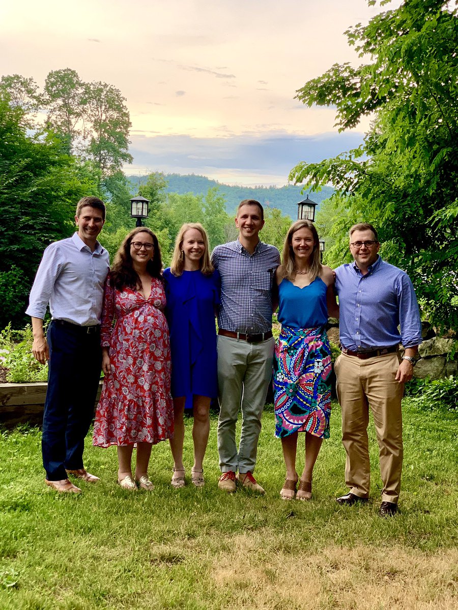 Congratulations to the graduating @DHHeartVascular cardiology fellows and the incredible Teacher of the Year, the ever amazing @mnyoung1! It is a privaledge to work along side each of you everyday @DartmouthHitch