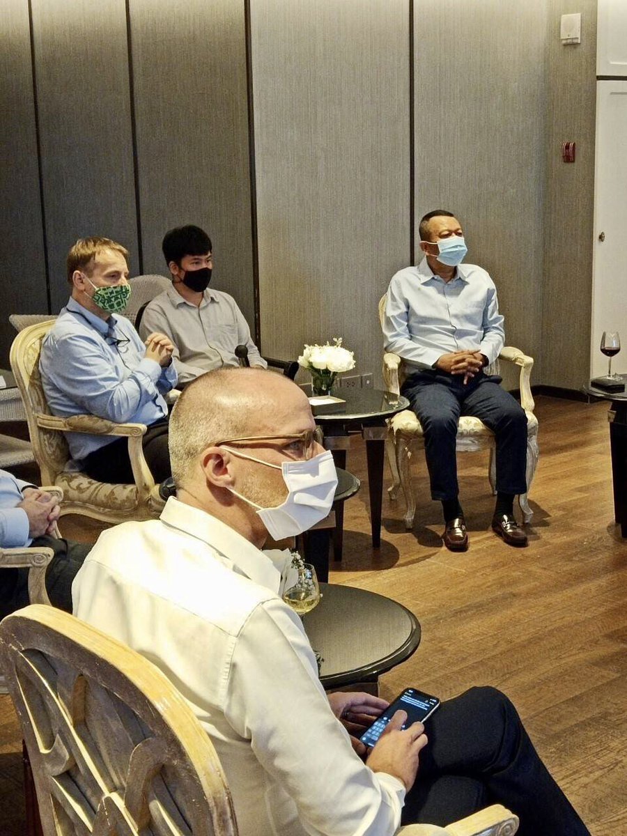 GermanAmbTHA's tweet photo. 1/2 Enlightening discussion together with my French colleague @J_Lapouge with ISOC 4 Director Gen. Pornsak Poonsawat about his vision for peace in the Southern Border Provinces of 🇹🇭. The collaboration and consultation of all key stakeholders leads to sustainability and unity. https://t.co/iuLZ44yvAK
