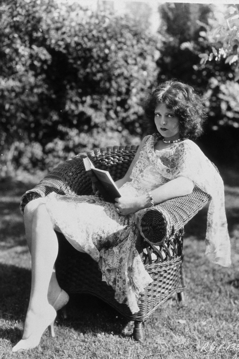 FabioMatteuzzi's tweet photo. #ClaraBow #nitratemovies #nitratediva #silentera @oldhollywoodz @miwi1010 @ClaraBowArchive @OldCinema4EVER @cjubarrington @KwizkingAnthony @wonderful_g @_worldofcinema @WordImageStory @HollywoodYeste1 @welcometable @Kinetograph @ClaudiaWebers https://t.co/1Fkc7mB6az