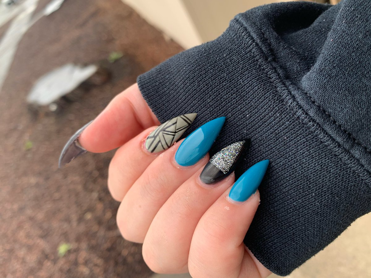 notsobeautyy's tweet photo. I’m going to be offering one free full set this week, I’ll do whatever length you want as long as I get to choose the design!!! All you have to do is RT this and I will choose the winner tomorrow! https://t.co/aIHmvIf4wT