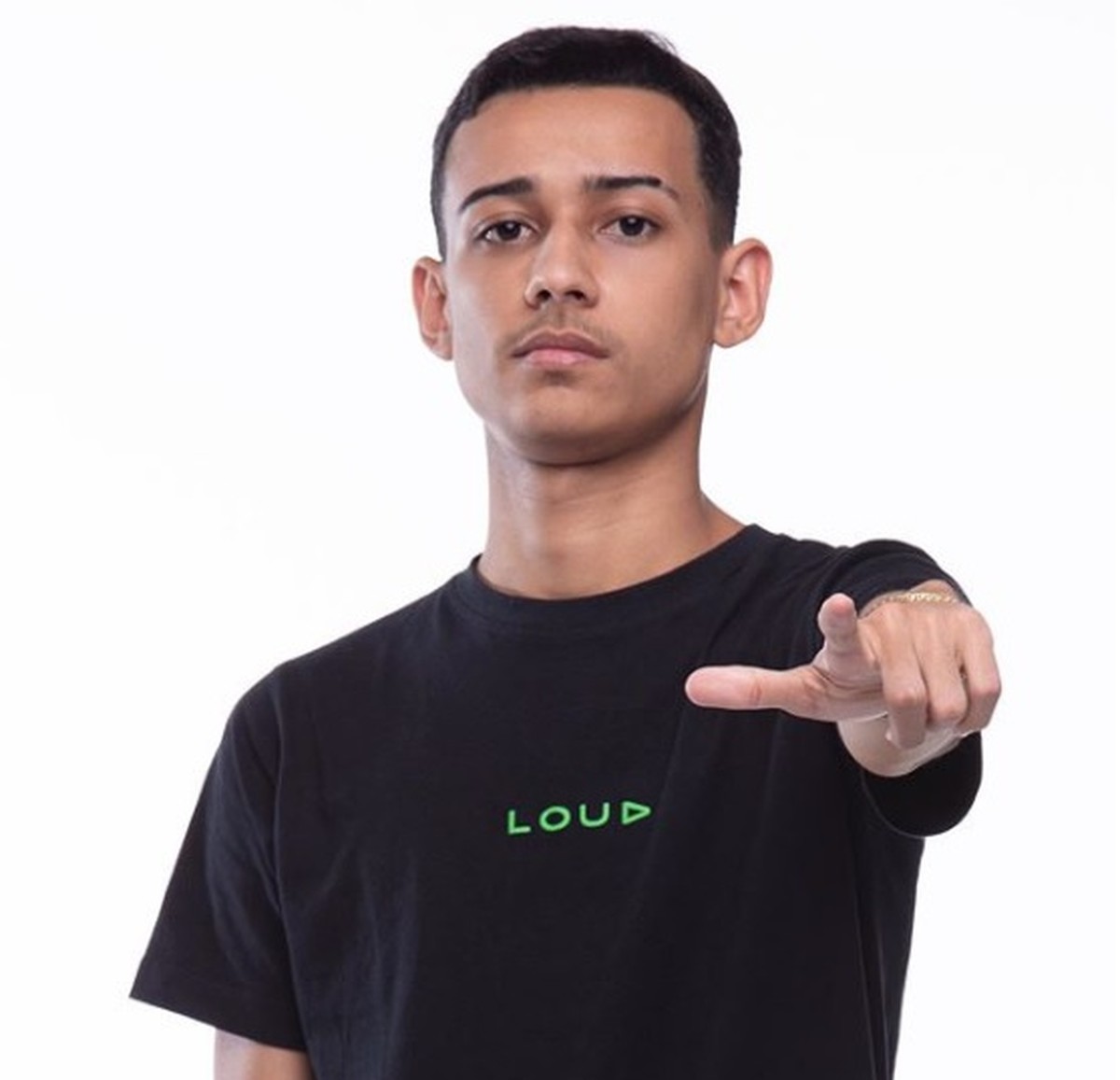 KaueVital10's tweet photo. quem é LOUD BAK?

para o cego, é a luz
para o faminto, é o pão
para o enfermo, é a cura
para mim, é tudo
se LOUD BAK tem 1 fã, esse sou eu
se LOUD BAK não tem fãs, eu morri
se o mundo está contra LOUD BAK, eu estou contra o mundo!!!
#NFAStars https://t.co/MT4ERpjePQ